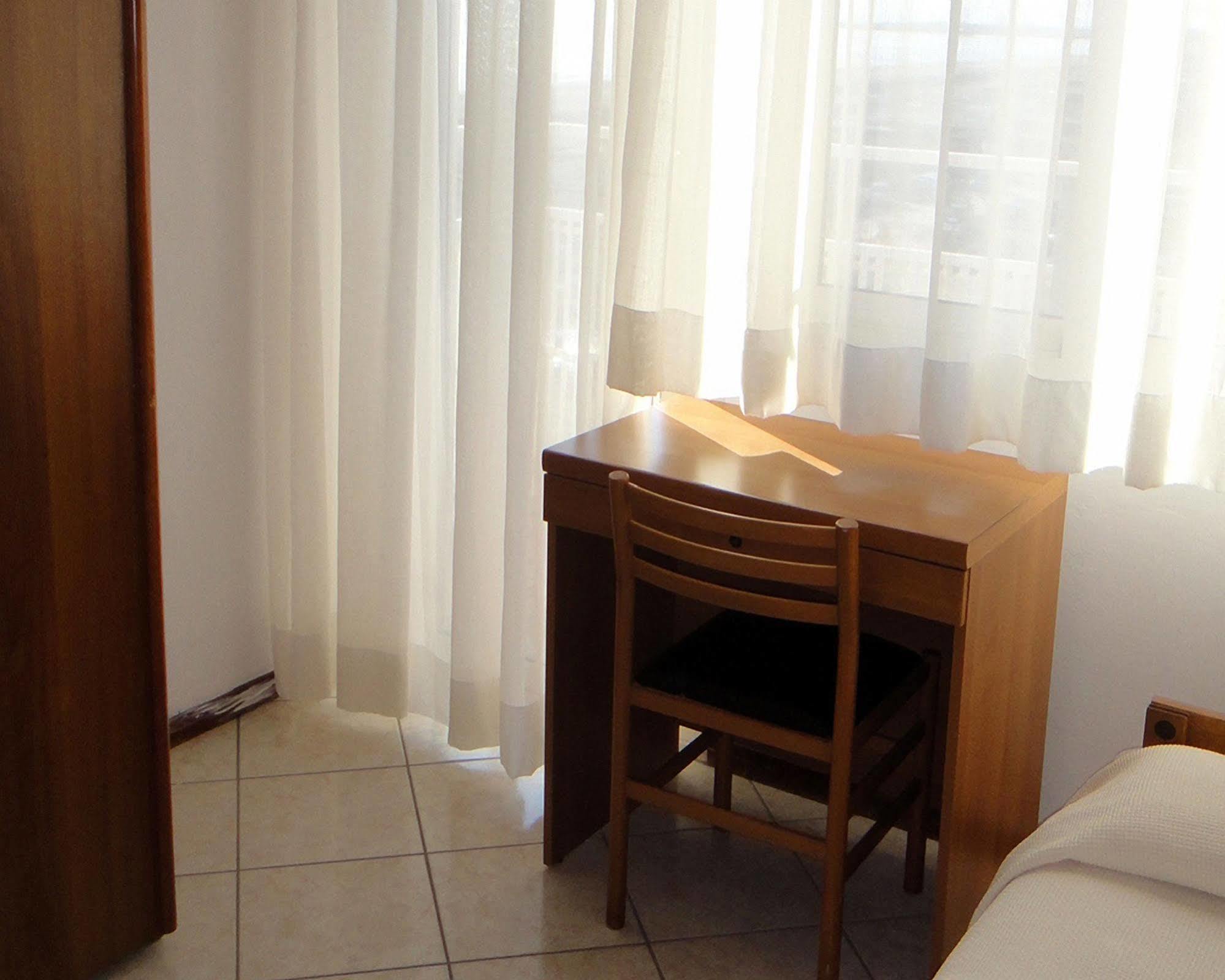 Hotel Caesar Bed And Breakfast Milano Marittima Buitenkant foto