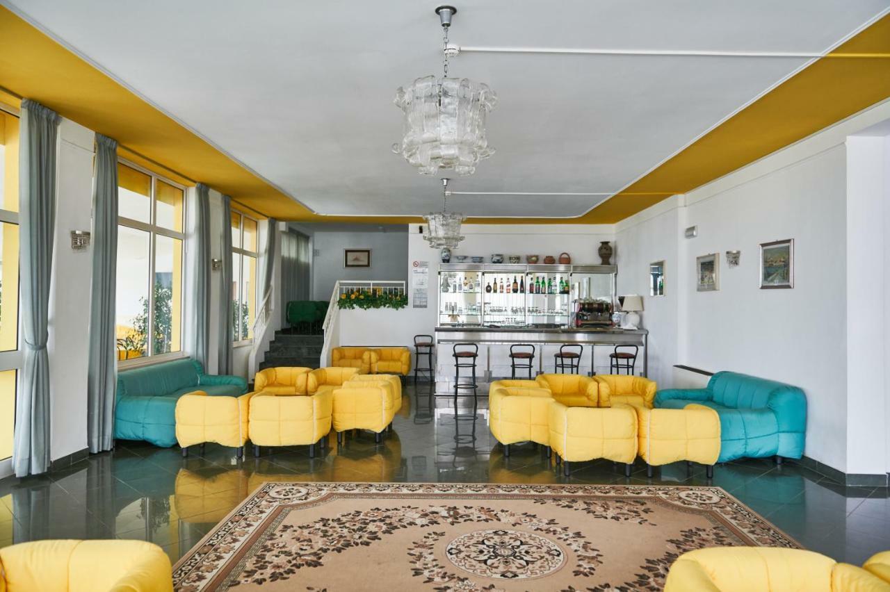 Hotel Caesar Bed And Breakfast Milano Marittima Buitenkant foto