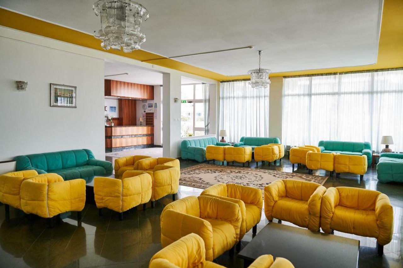 Hotel Caesar Bed And Breakfast Milano Marittima Buitenkant foto