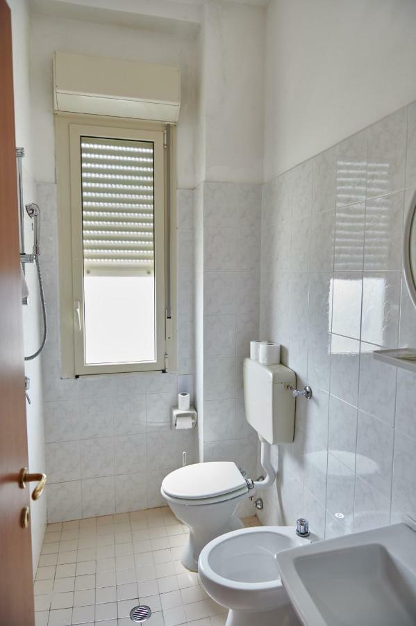 Hotel Caesar Bed And Breakfast Milano Marittima Buitenkant foto