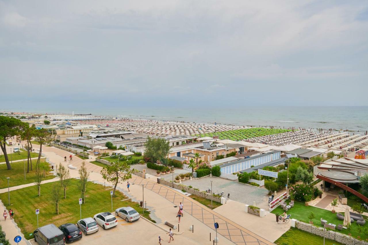 Hotel Caesar Bed And Breakfast Milano Marittima Buitenkant foto